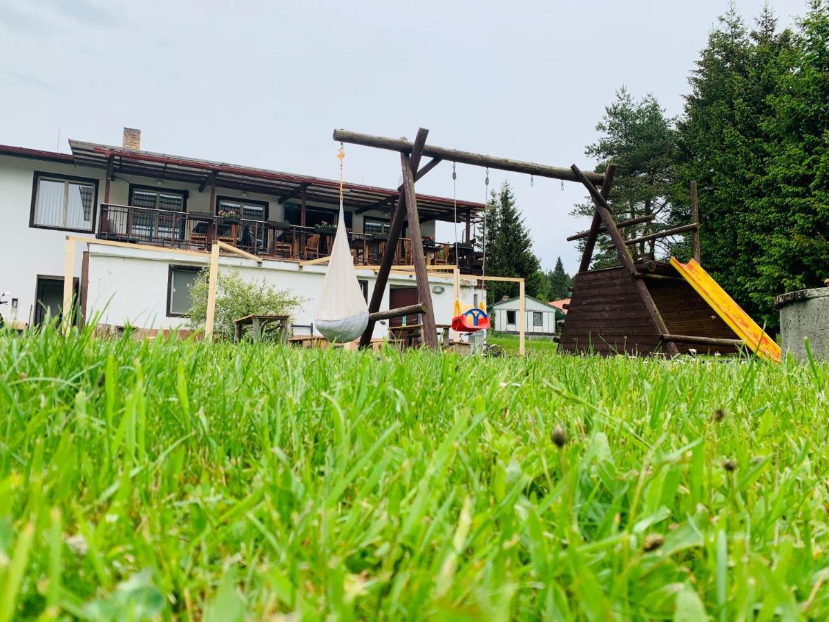 Hotel Penzion Tomy Na Pláži Frymburk Exterior foto