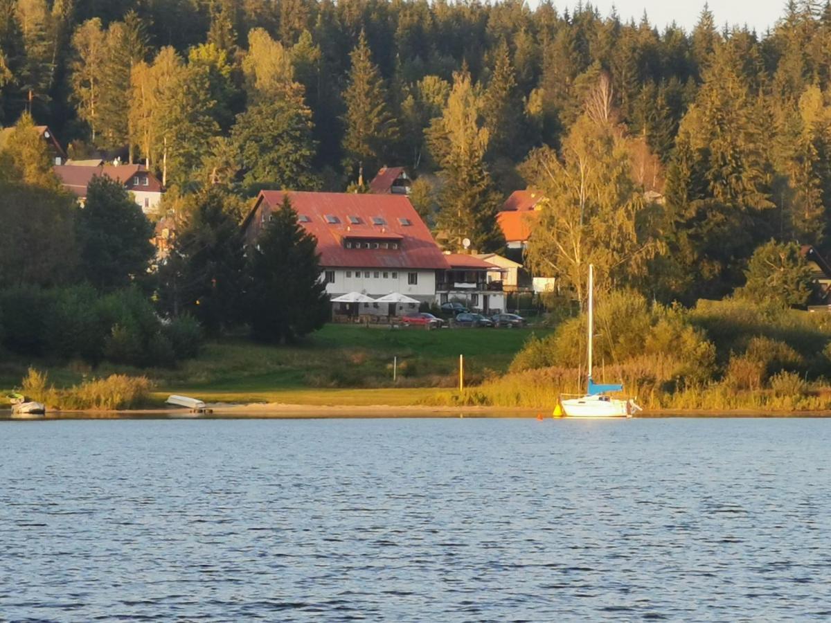 Hotel Penzion Tomy Na Pláži Frymburk Exterior foto