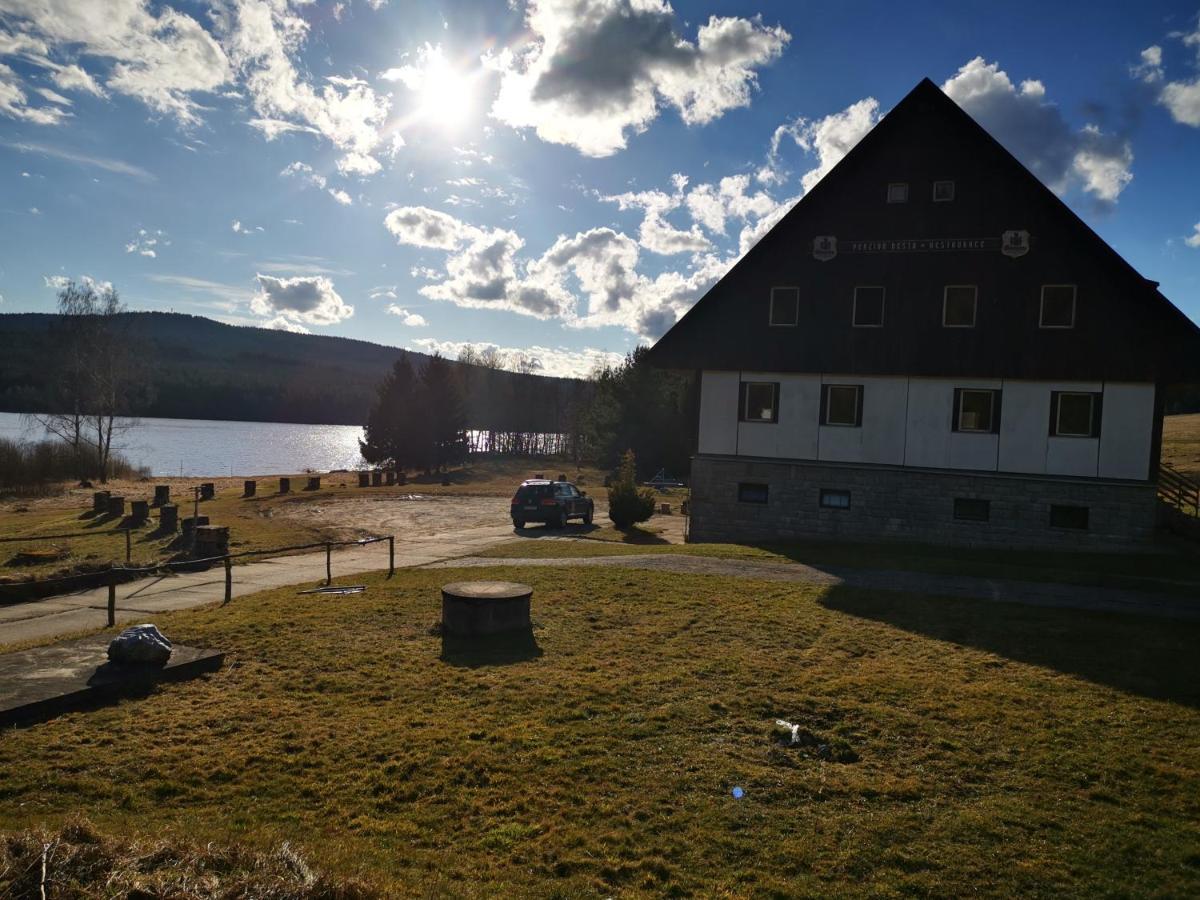 Hotel Penzion Tomy Na Pláži Frymburk Exterior foto