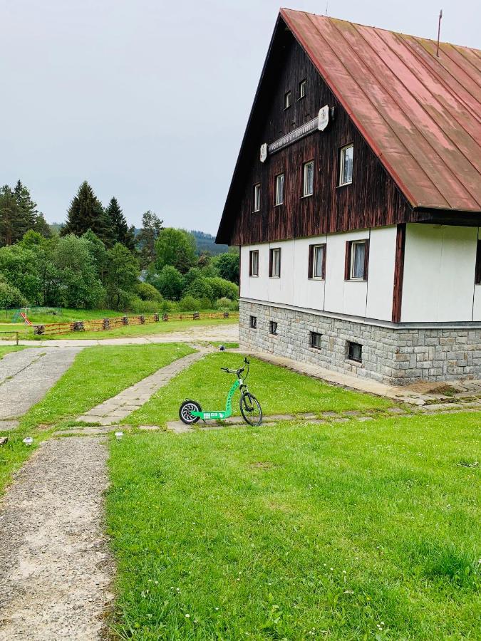 Hotel Penzion Tomy Na Pláži Frymburk Exterior foto