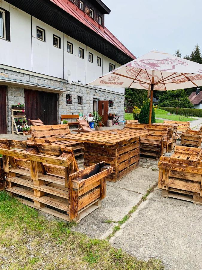Hotel Penzion Tomy Na Pláži Frymburk Exterior foto
